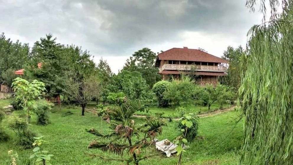 اقامتگاه بومگردی عمارت ملک